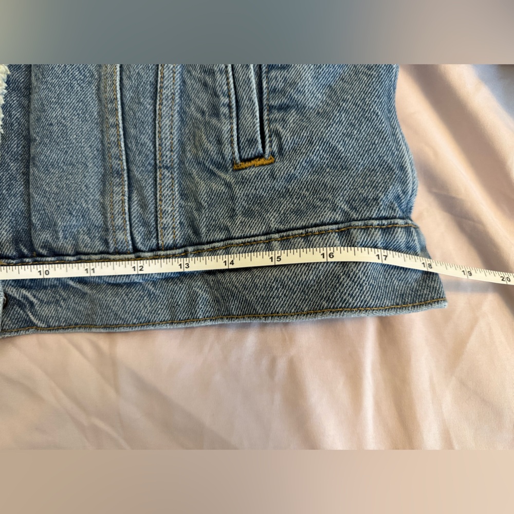 Levi's Blue Jean Jacket with Cream Collar - Picture 15 of 15